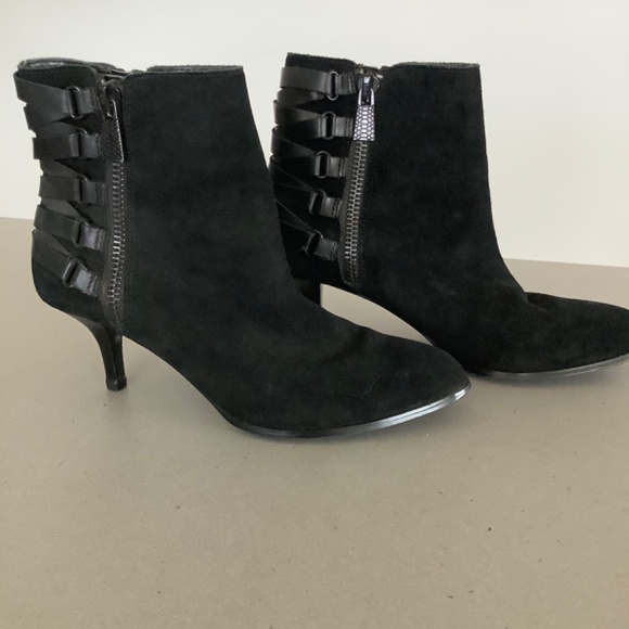Luxury Rebel Black Suede Low Heeled Bootie Size 39-1/2 (8-1/2) - Picture 2 of 11